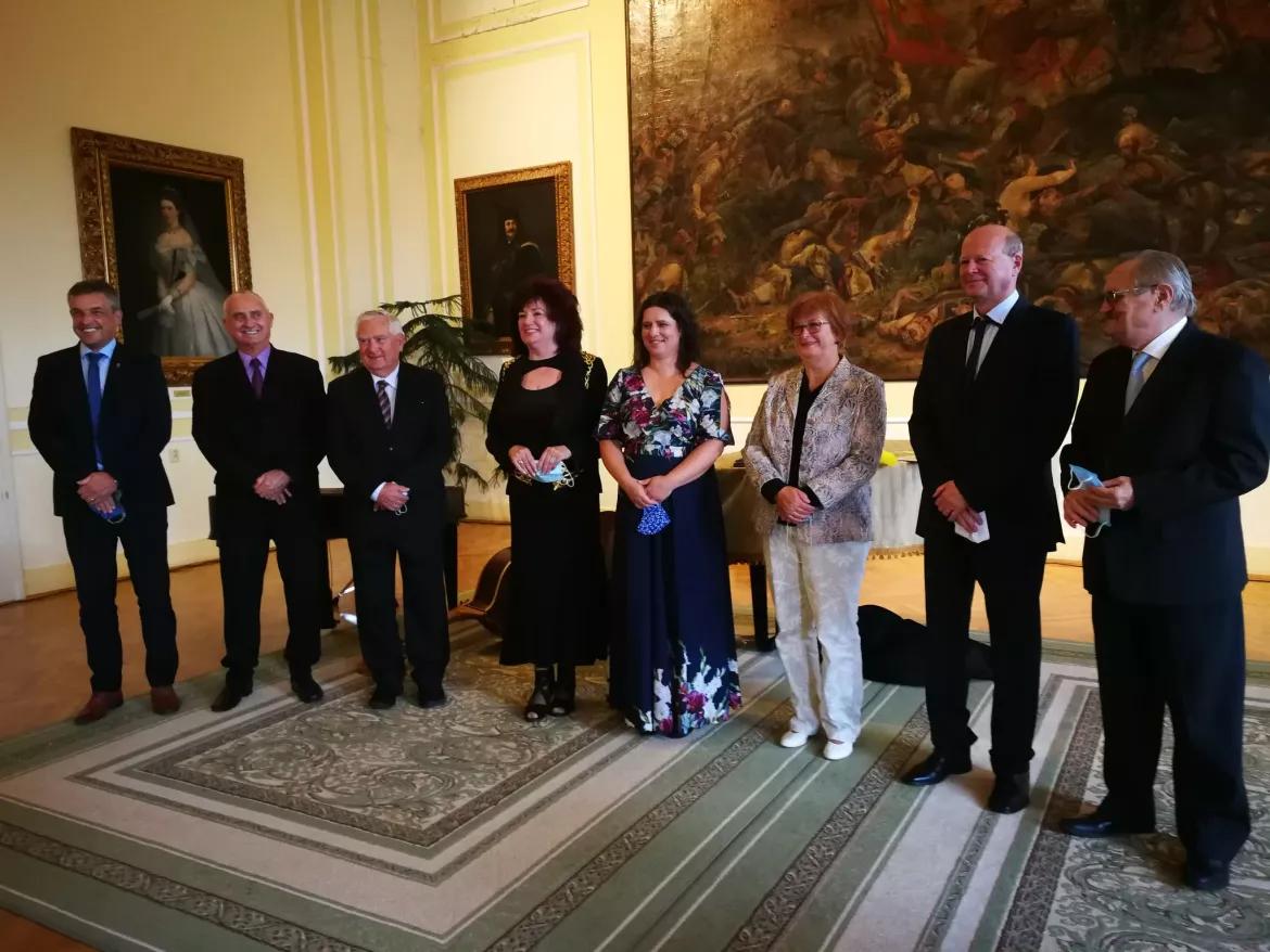 Icsó Valéria, a Borostyán Néptáncműhely vezetője kapta az idei Szlovákiai Civil Becsületrend-díjat 