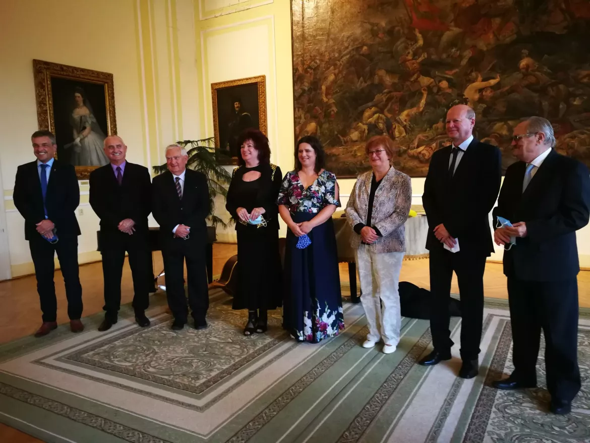 Icsó Valéria, a Borostyán Néptáncműhely vezetője kapta az idei Szlovákiai Civil Becsületrend-díjat