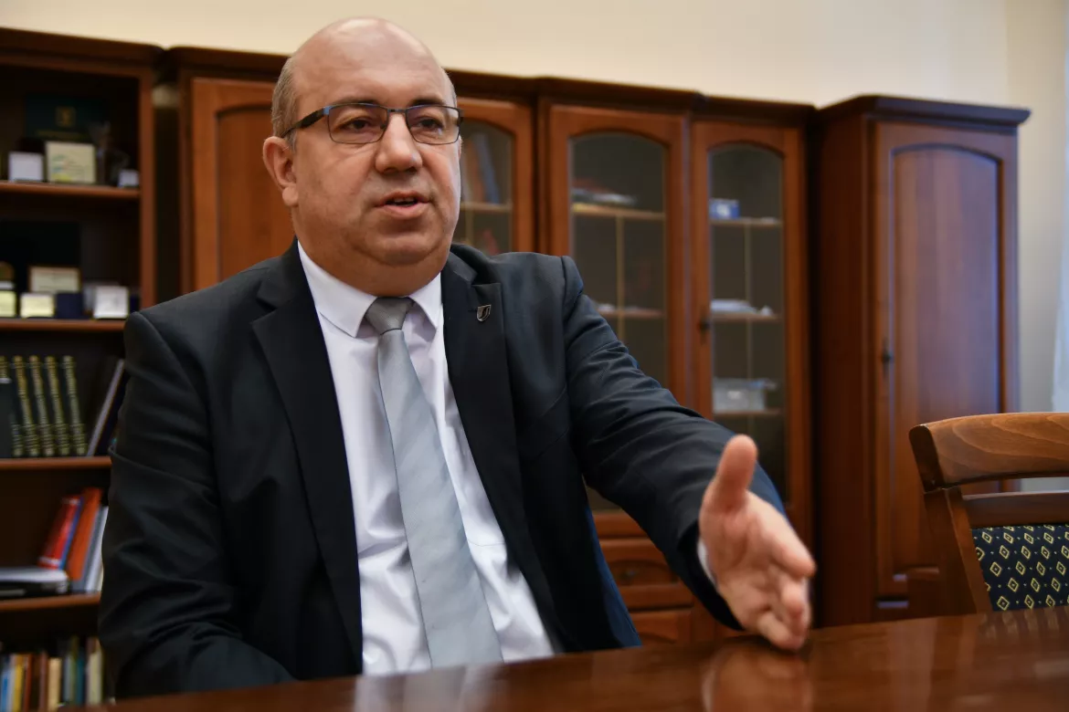 Juhász György rektor
