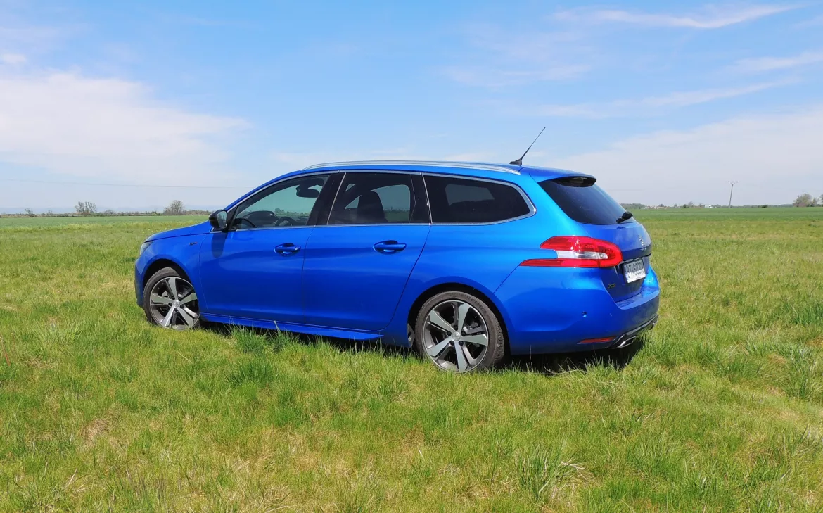 peugeot-308-sw-bluehdi-130-gt-02