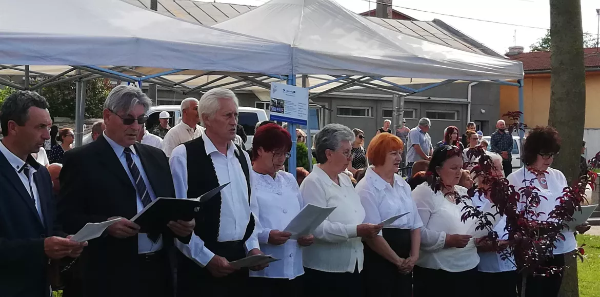 A Tisza népdalkör énekel Nagytárkányban