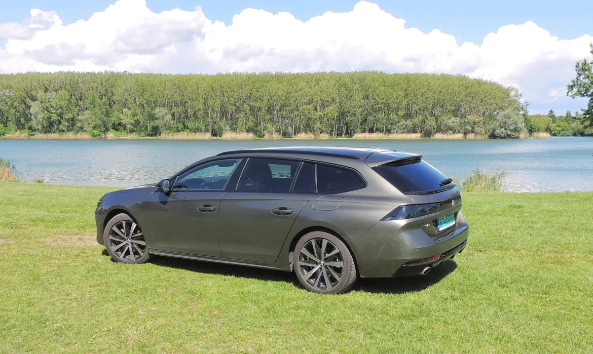 peugeot-508-sw-hybrid-gtl-02