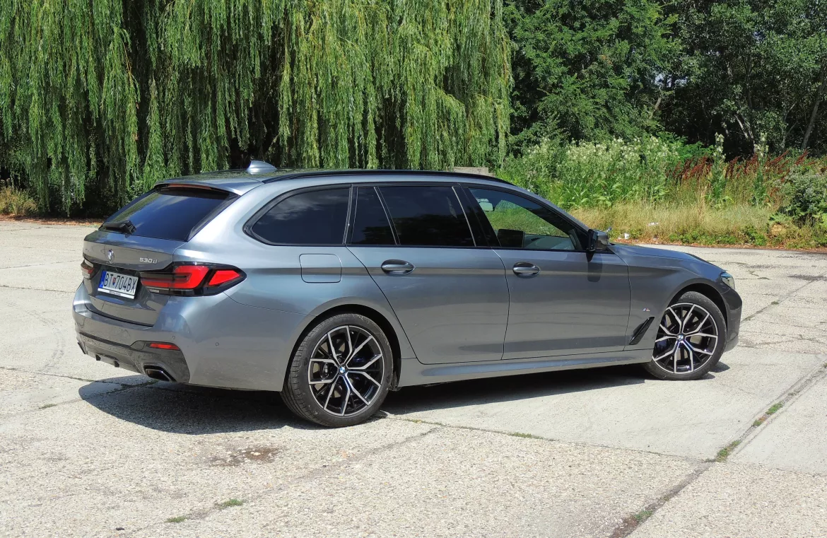 bmw-530d-xd-touring-02