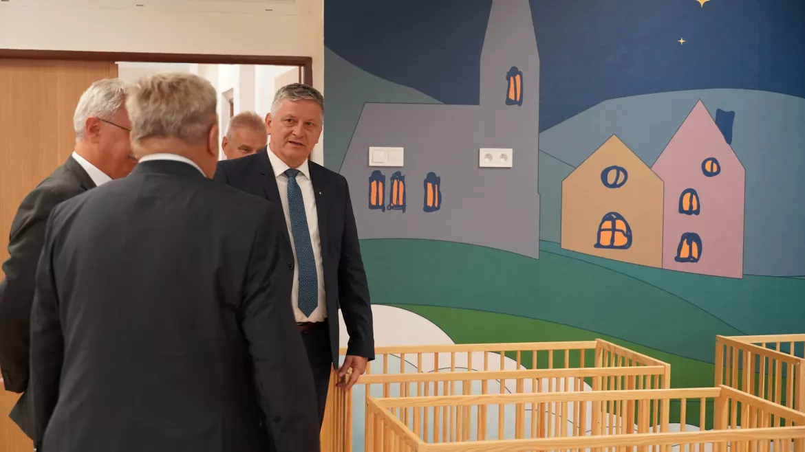 Zsigárdi bölcsőde átadó - Katona Tomi