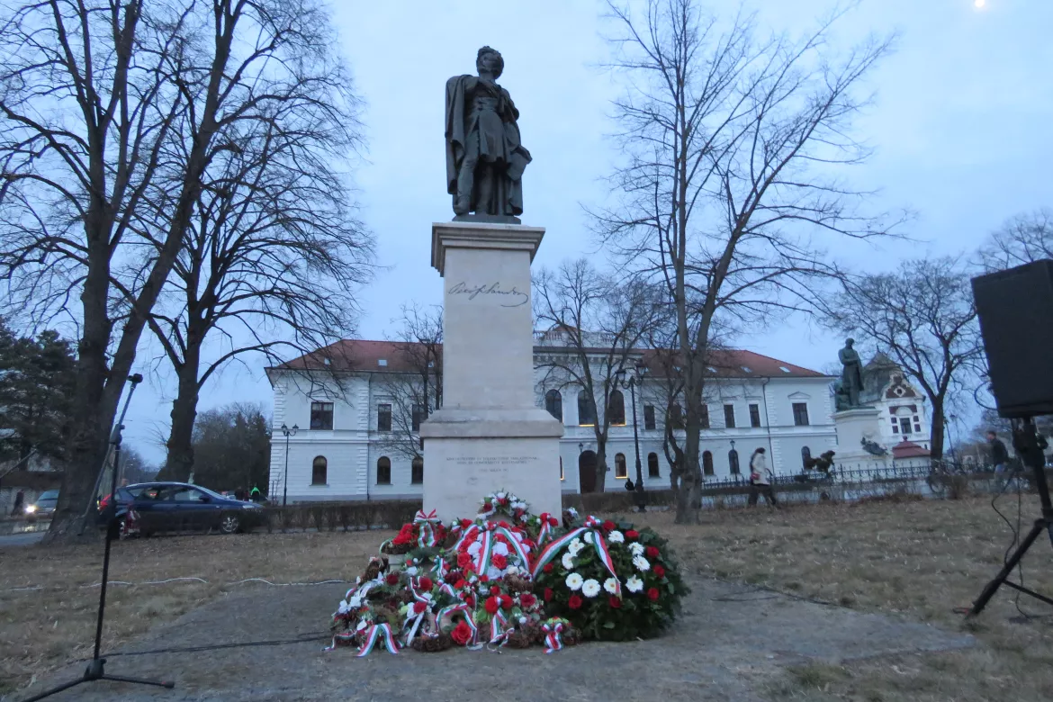 petofi-szobor-rimaszombat