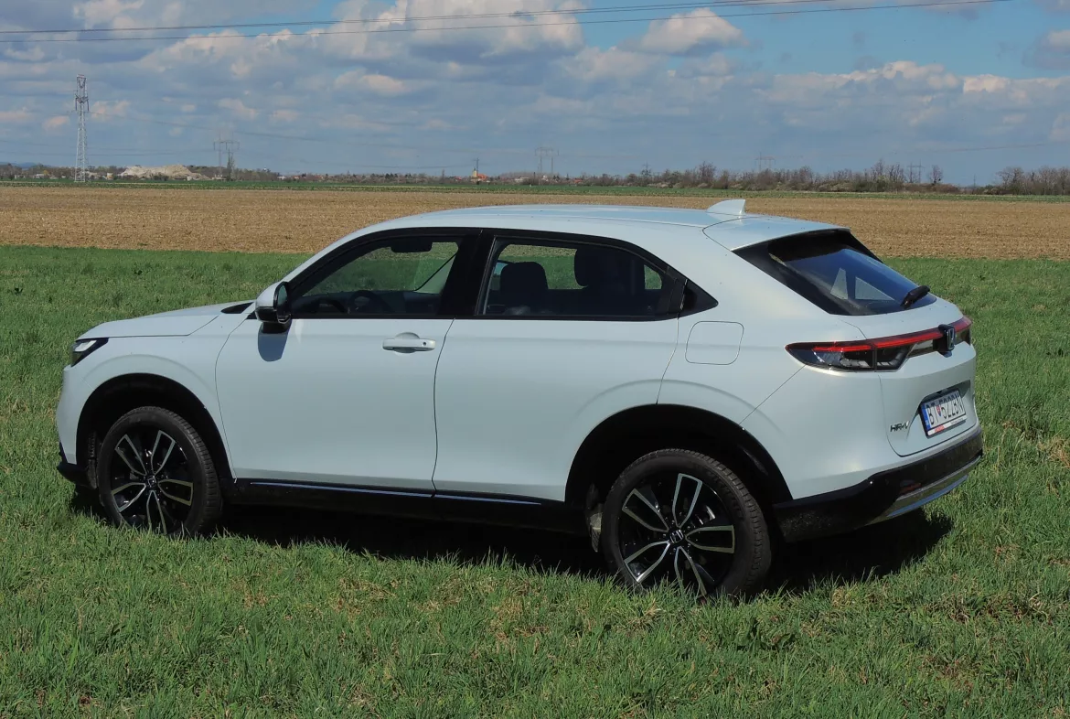 honda-hr-v-1-5-i-mmda-02
