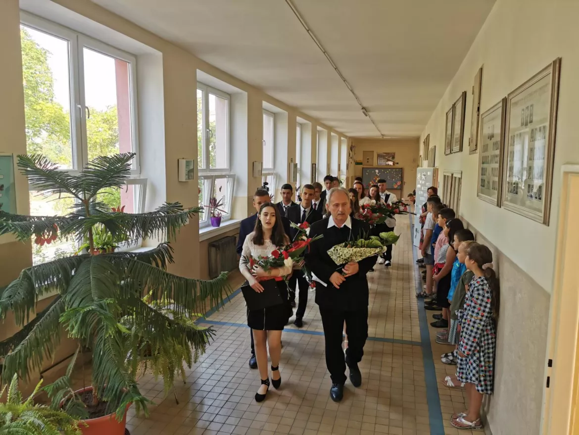 Keserédes tanévzáró csevej Fehér István alapiskolai igazgatóval