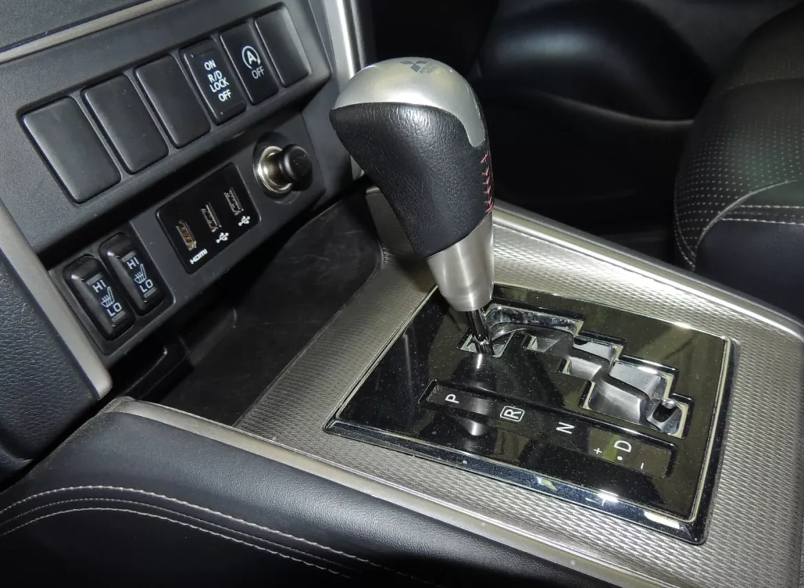 Mitsubishi L200