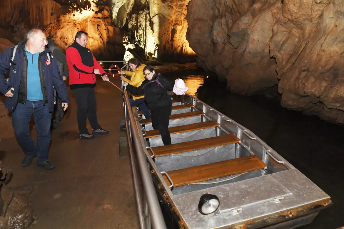 Domica, Domica-barlang, cseppkőbarlang, csónakázás, turizmus