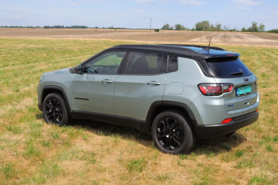 jeep-compass-4xe-upland-02