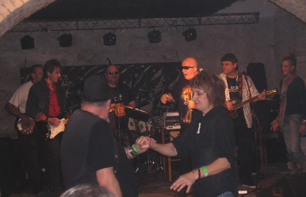 a-last-blues-band-torok-adammal-es-oscarral-a-komaromi-revben-2012