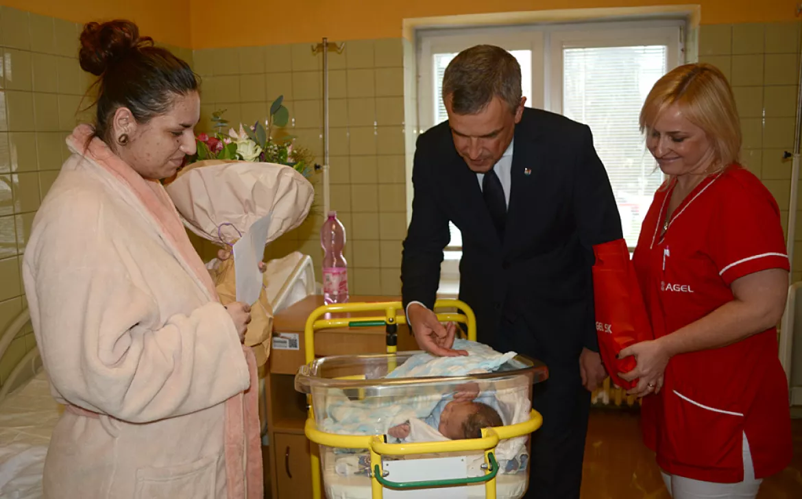 A komáromi kórház első idei babája lány volt, a helyi elsőbbség pedig egy kisfiúé – KÉPEKKEL