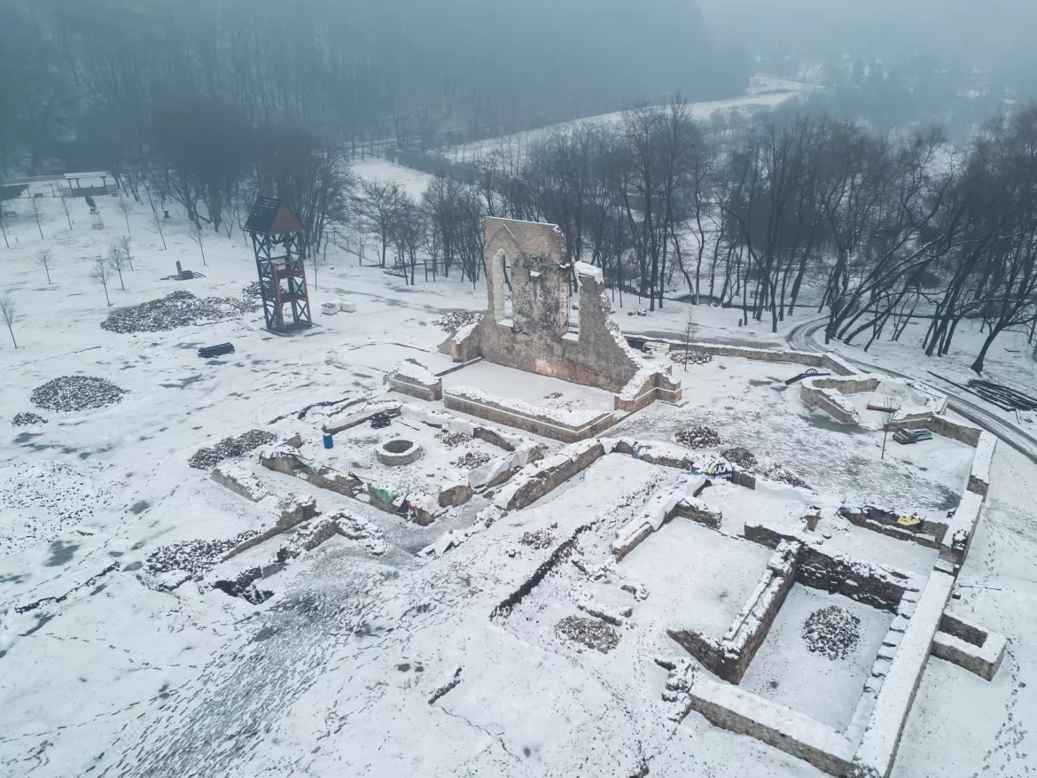 2024-01-18 Gombaszög, pálos kolostor, Rozsnyói Társalgási Egylet