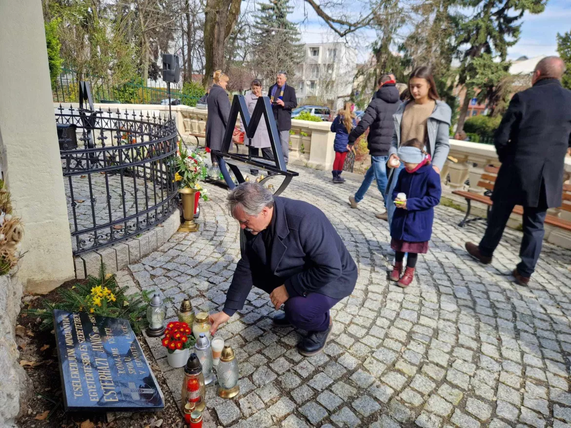 Esterházy Jánosra emlékeztek Szencen