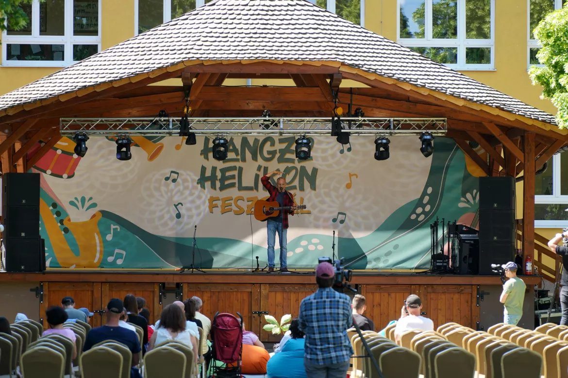 Hangzó Helikon Nádszegen