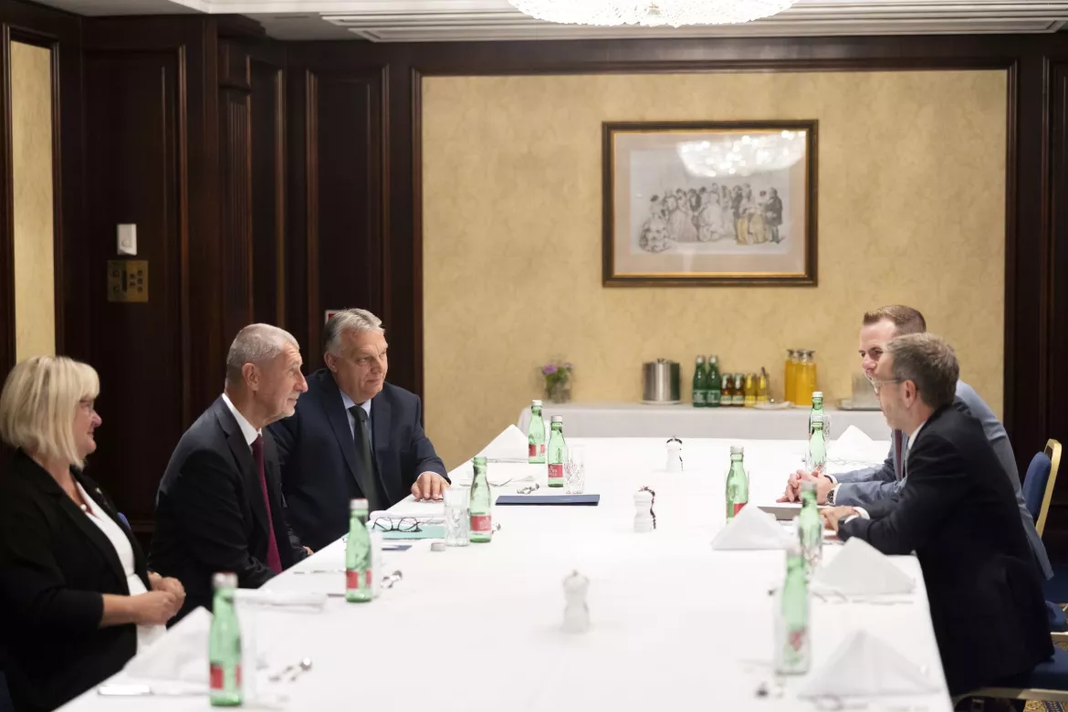 Orbán Viktor Herbert Kickllel és Andrej Babissal tárgyalt Bécsben