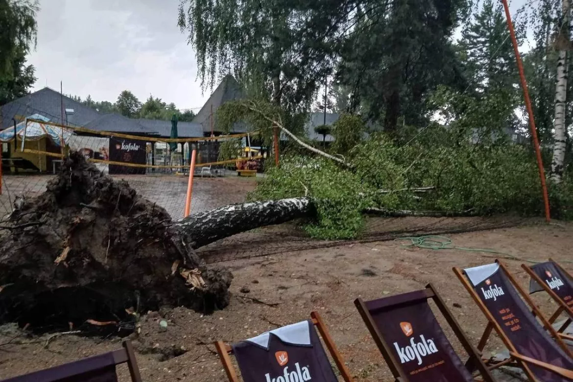 Az érsekújvári strandot sem kímélte a vihar