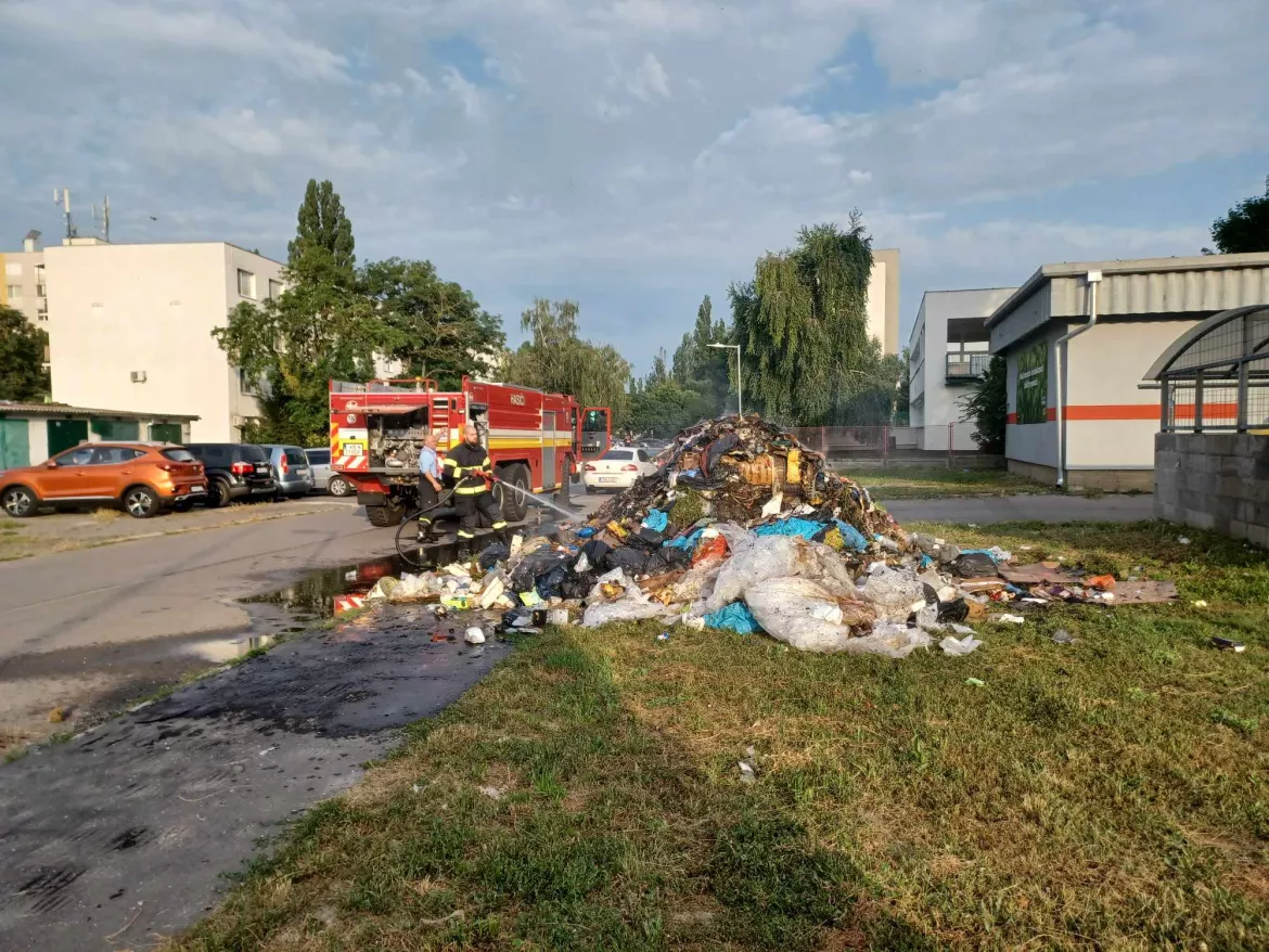 kukásautó Komárom