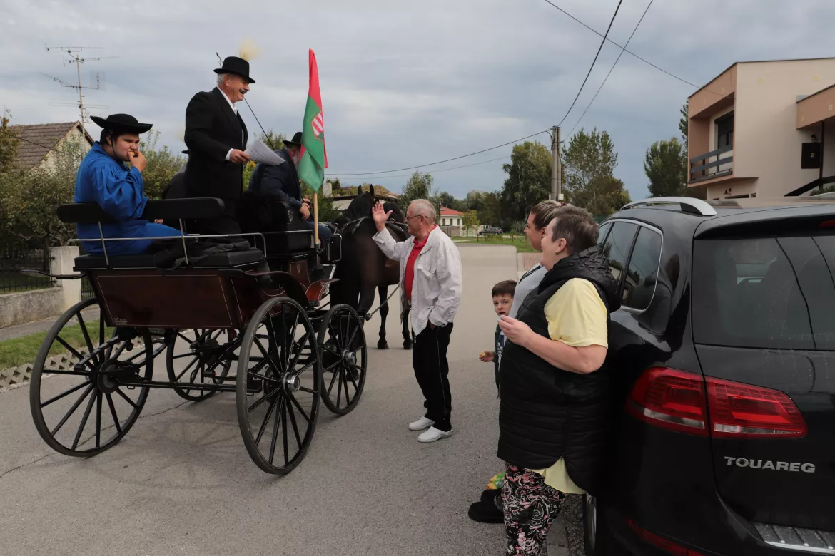 Felsőszeli szüreti felvonulás