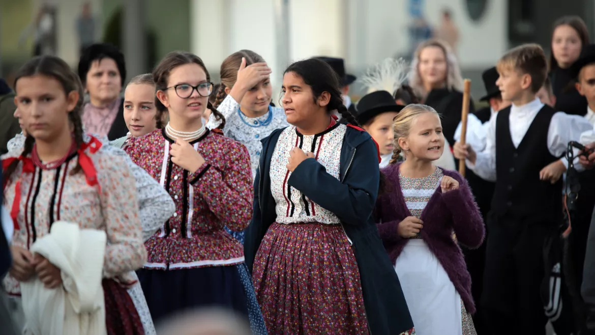 Felsőszeli szüreti felvonulás