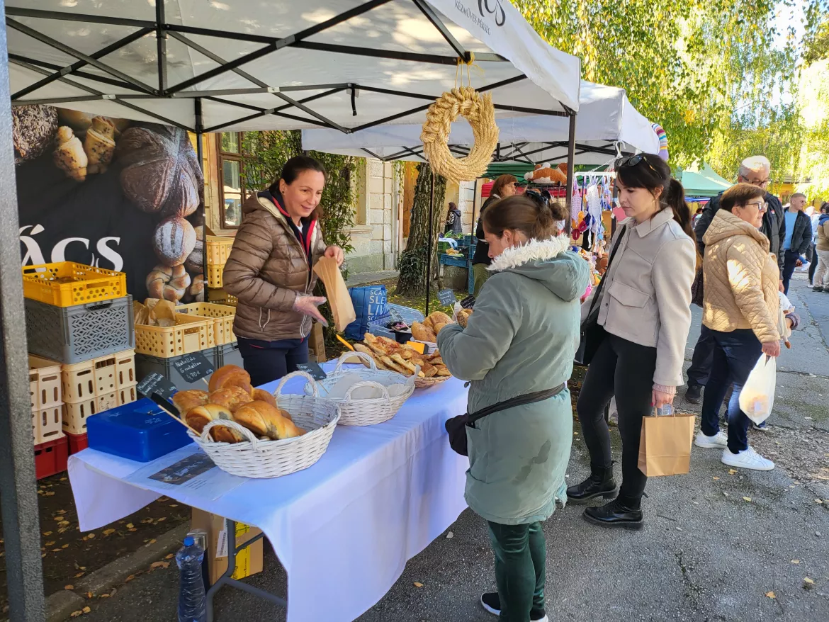 Tallósi piac