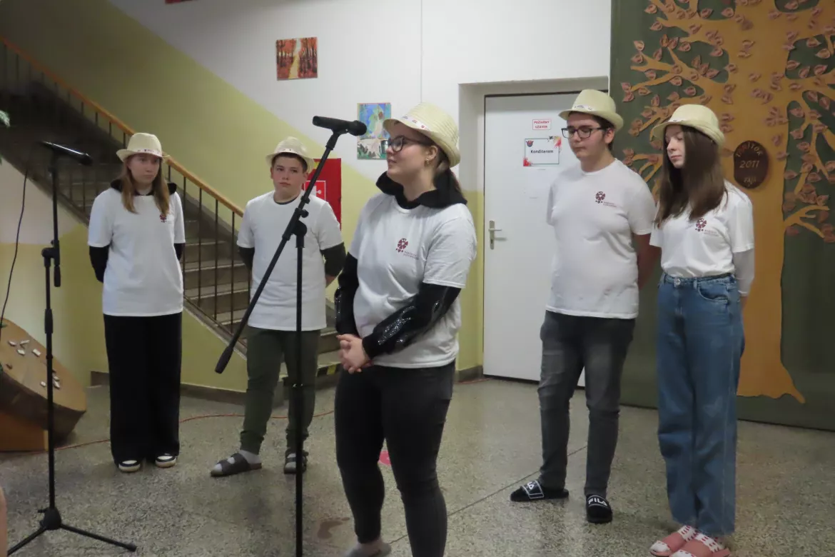 A diákok beszámoltak a sátoraljaújhelyi anyanyelvi táborban átélt élményeikről.