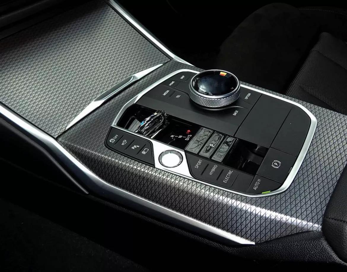 BMW 330e xDrive