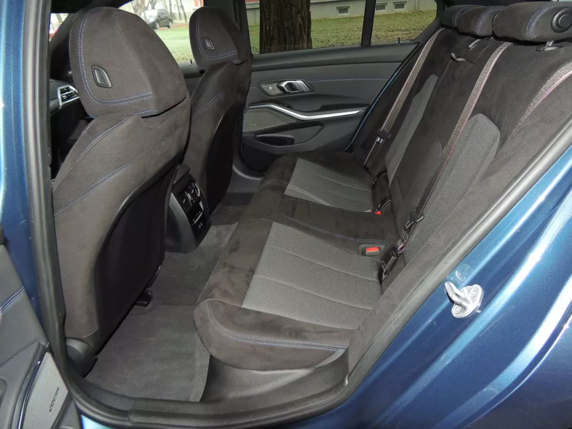 BMW 330e xDrive