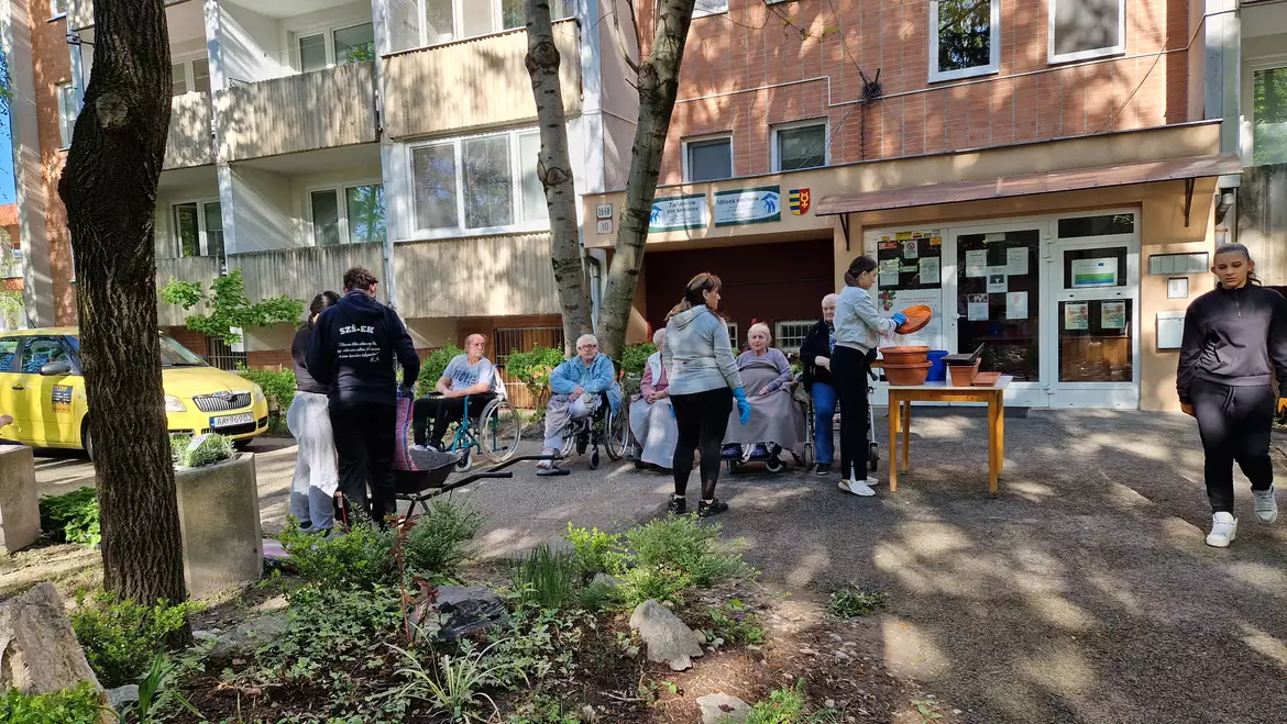 Egészségügyi Középiskola és idősek otthona