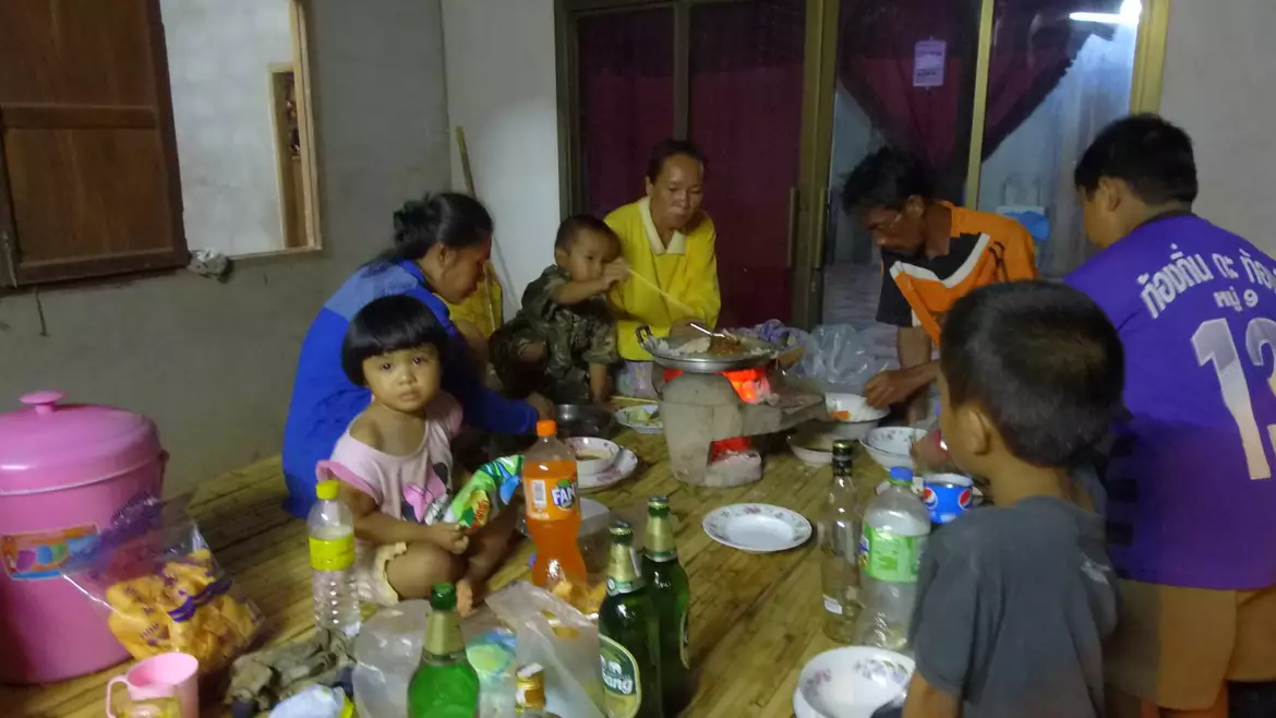 Thaiföldi család