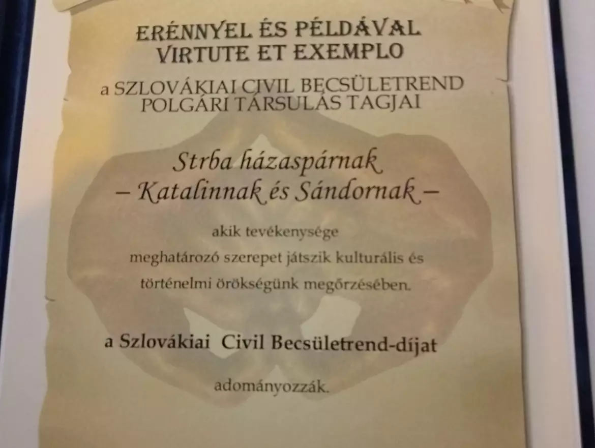 Dr. Kiss László orvostörténész és a Strba házaspár kapta az idei Szlovákiai Civil Becsületrend-díjat - KÉPEKKEL