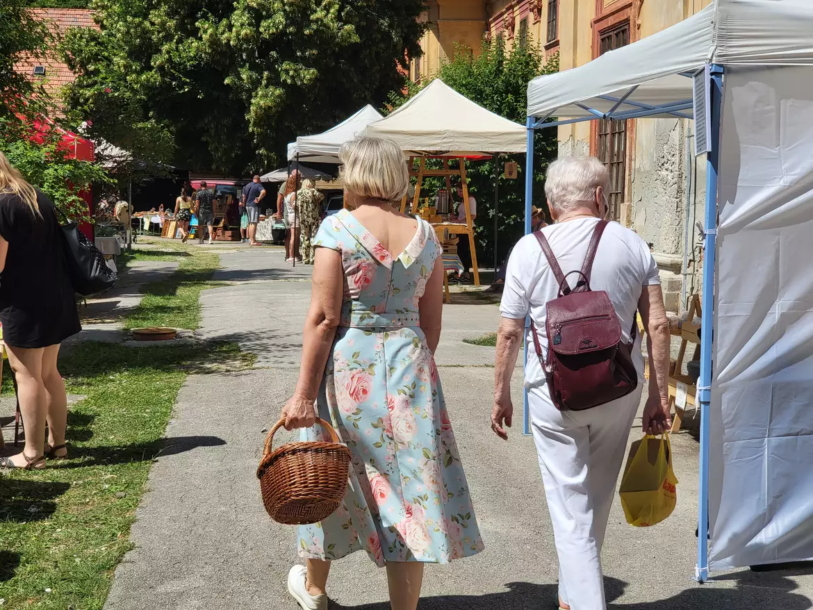 Esterházy piac Tallós