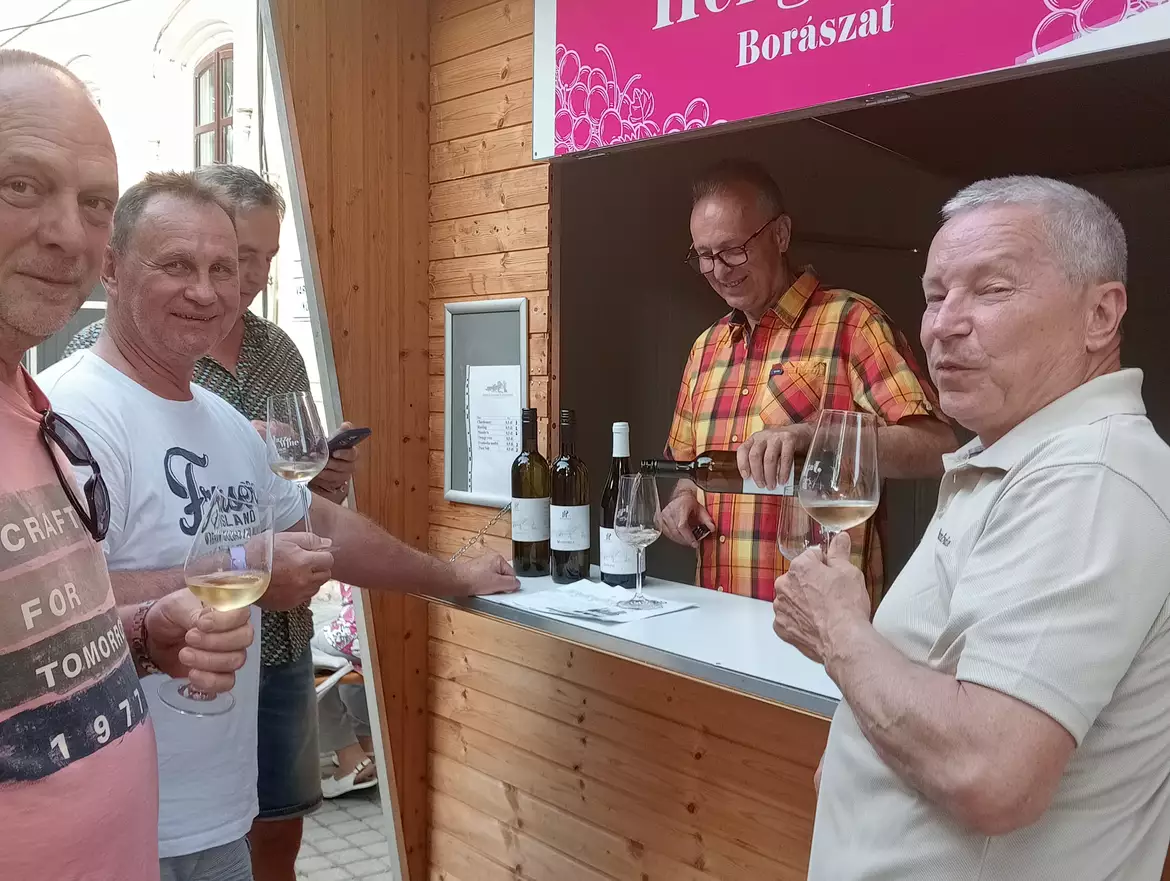Jazz & Wine napok – nívós koncertekkel, zamatos borokkal és „gasztrokaravánnal” Komáromban - KÉPEKKEL