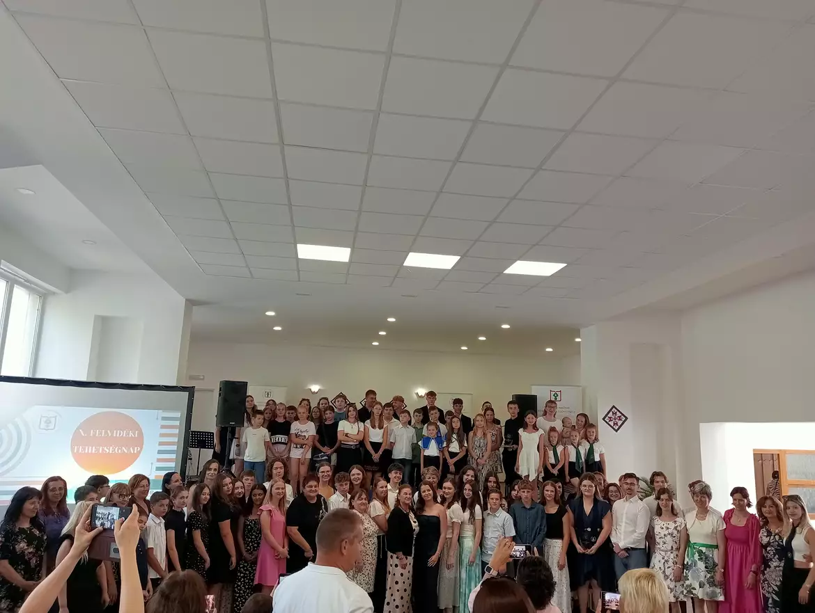 Díjözönben a Pedagógusszövetség jubileumi X. Felvidéki Tehetségnapján - KÉPEKKEL