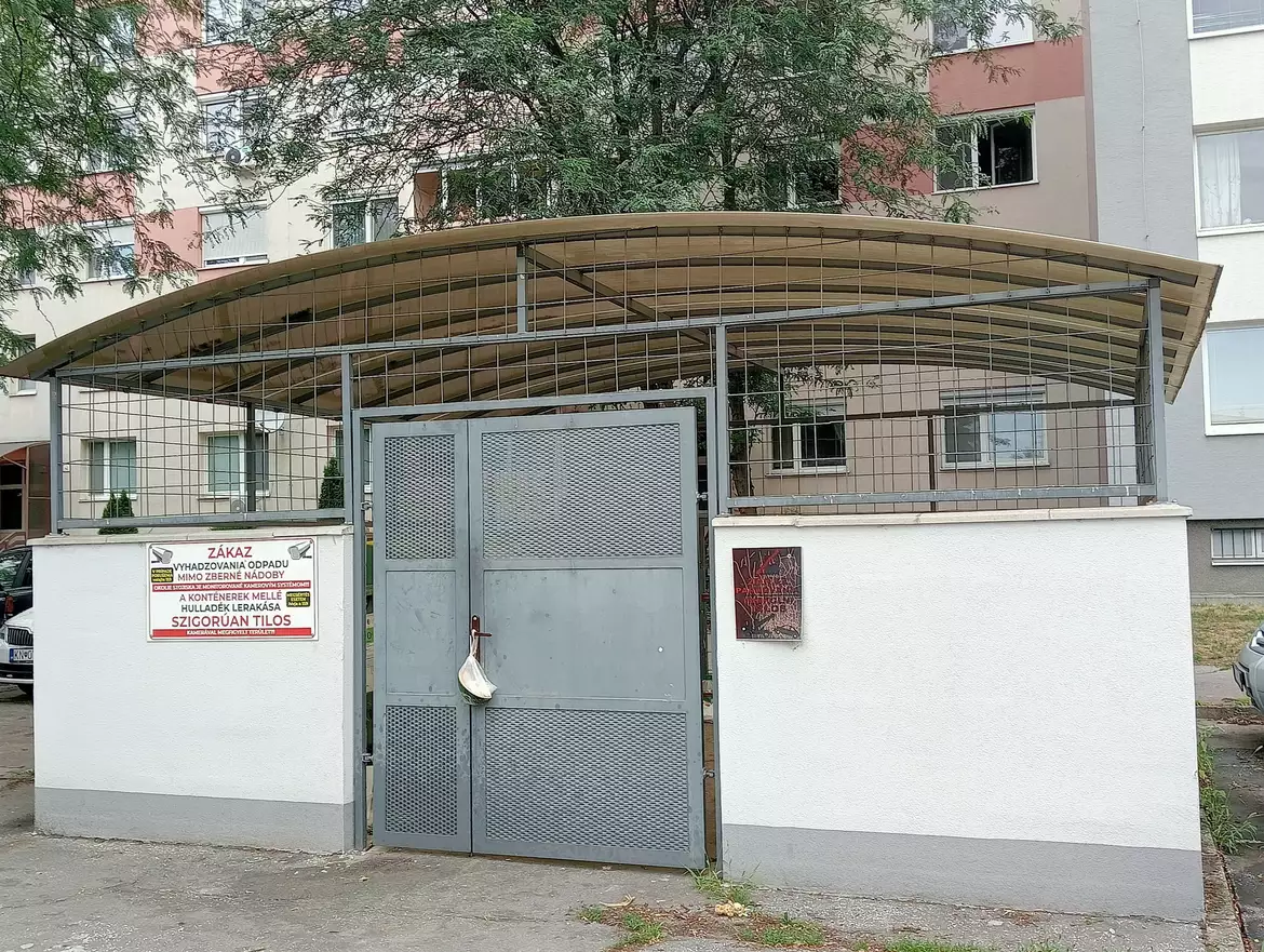 Komárom szemét