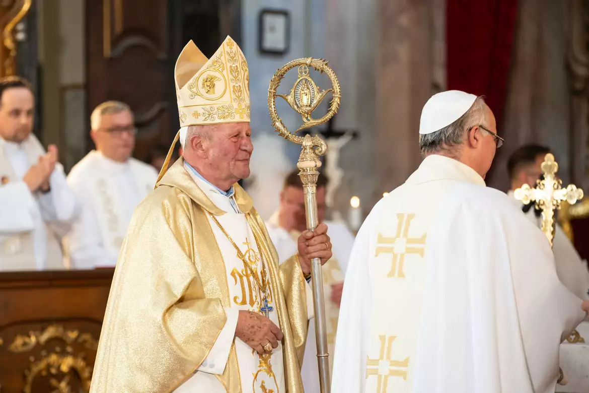 Kiss Endre András, jászói apát, beiktatás, benedikálás
