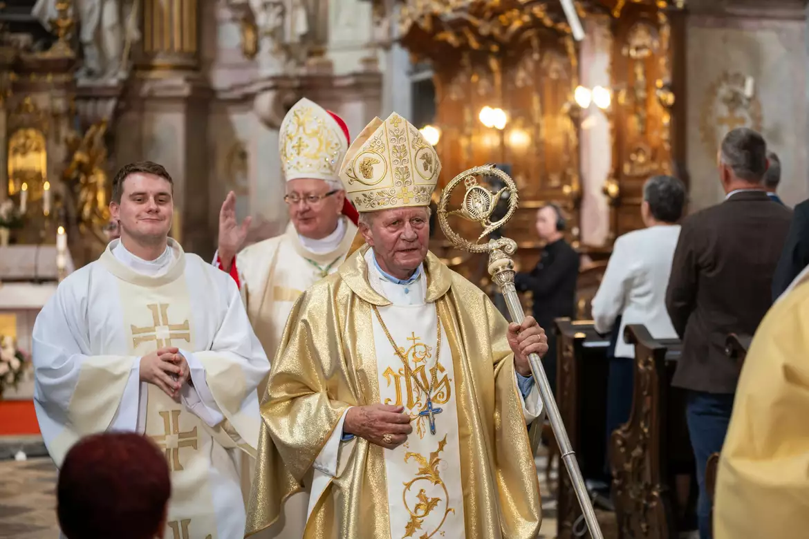 Kiss Endre András, jászói apát, beiktatás, benedikálás
