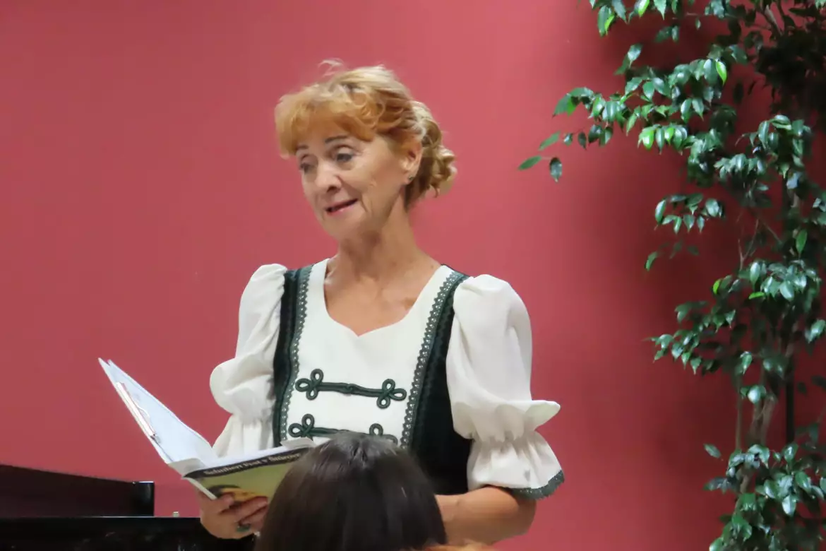 A vendégeket Papp Katalin az iskola alapítója és igazgatója köszöntötte