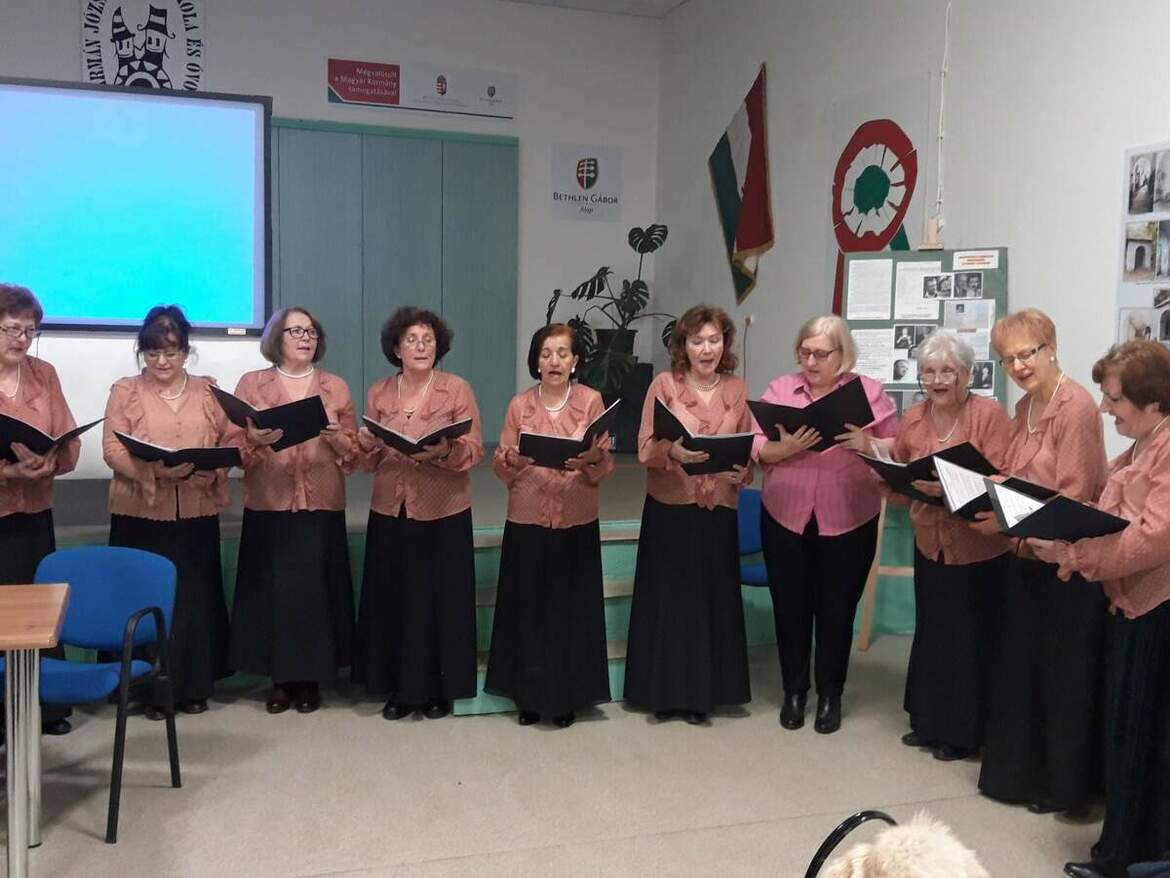 Serly női kamarakórus - Losonc