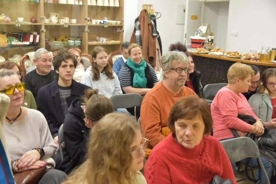 Megnyílt a „czafrangós” Kopócs-tanítványok karácsonyi kiállítása Komáromban - KÉPEKKEL