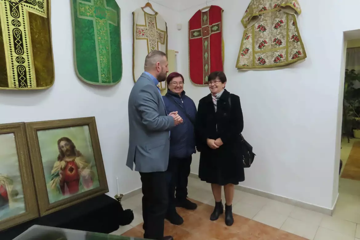 A miseruhák élő üzenete