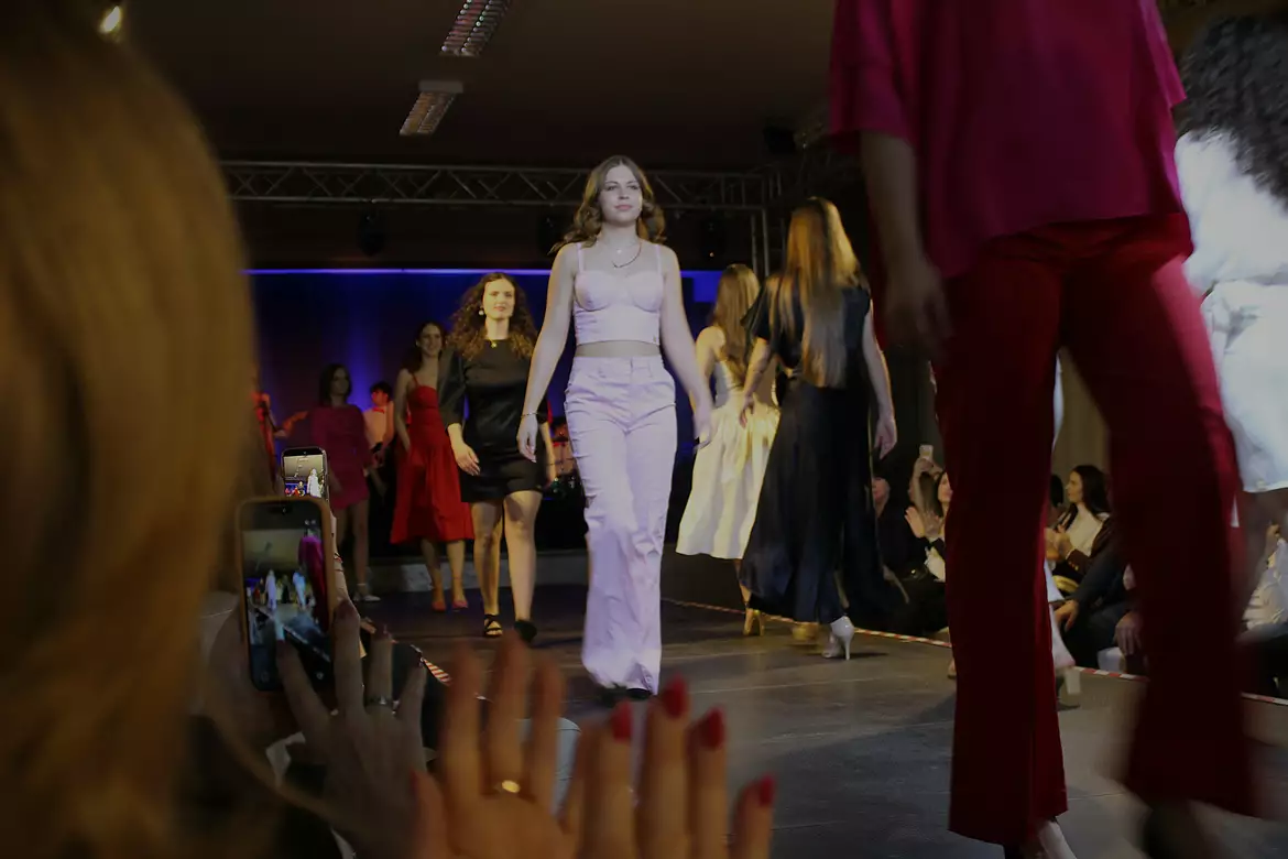 Love Colors - Vissza a gyökerekhez divatbemutató Nagymácsédon