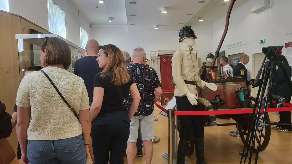 Tűzoltók egykor és ma