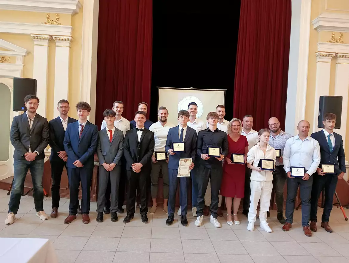 Jutalmazták a 2025-ös év legjobb komáromi sportolóit - KÉPEKKEL