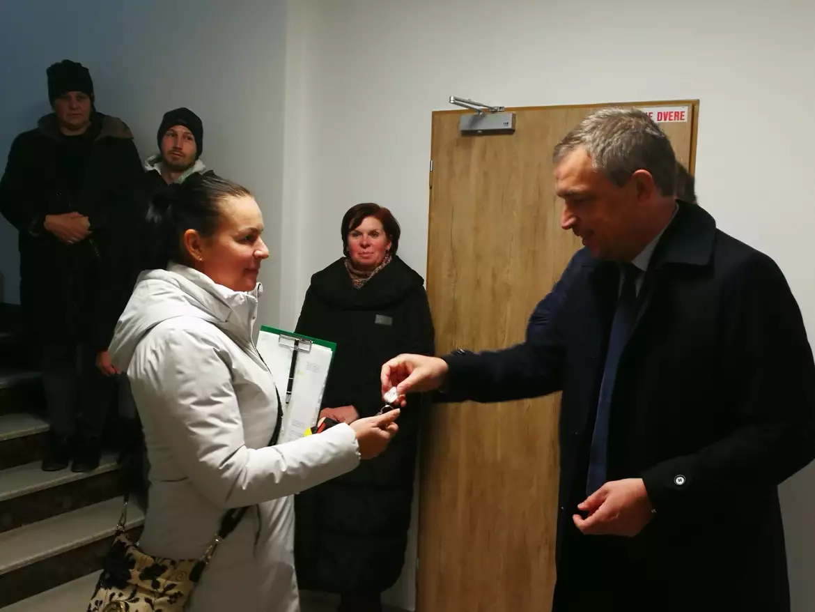 Folytatódik a városi bérlakások felújítása és új lakások építése Komáromban – KÉPEKKEL