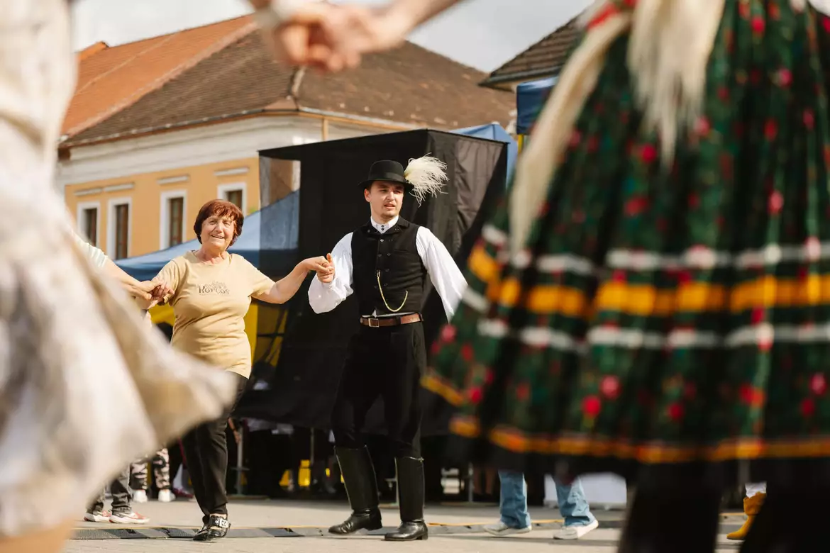 Összetartozás tánca, Rozsnyó, tánc, néptánc