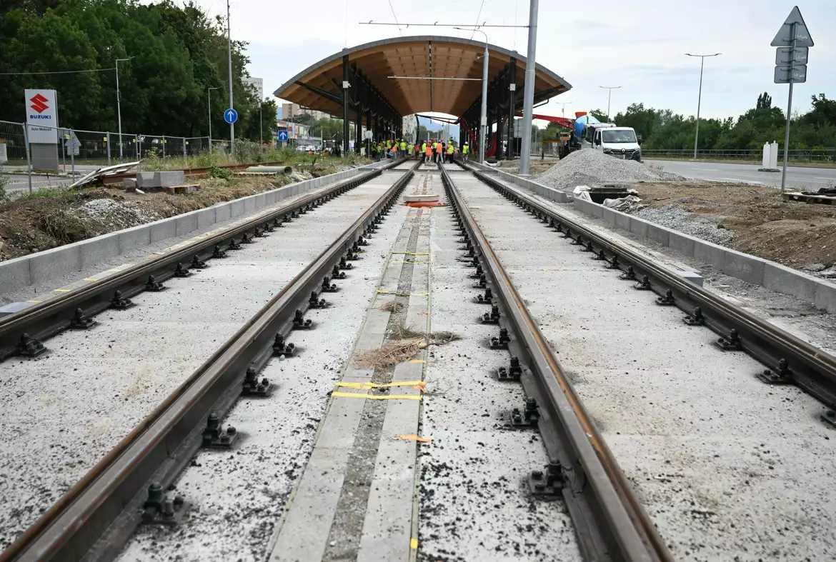 Kassa, villamos, villamossínek, felújítás, Tóvárosi lakótelep