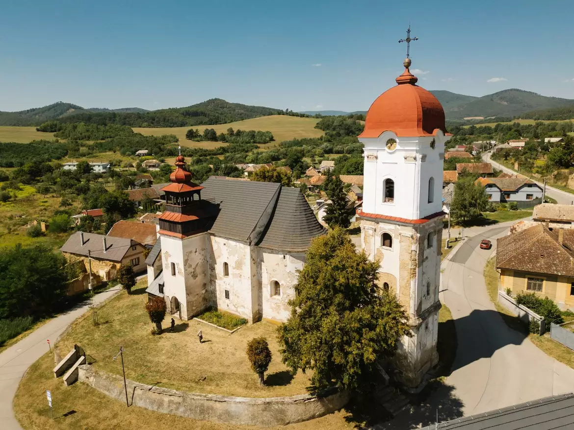 Gótikus út, templom, freskó, Süvete, Kövi, Gömörrákos, Csetnek