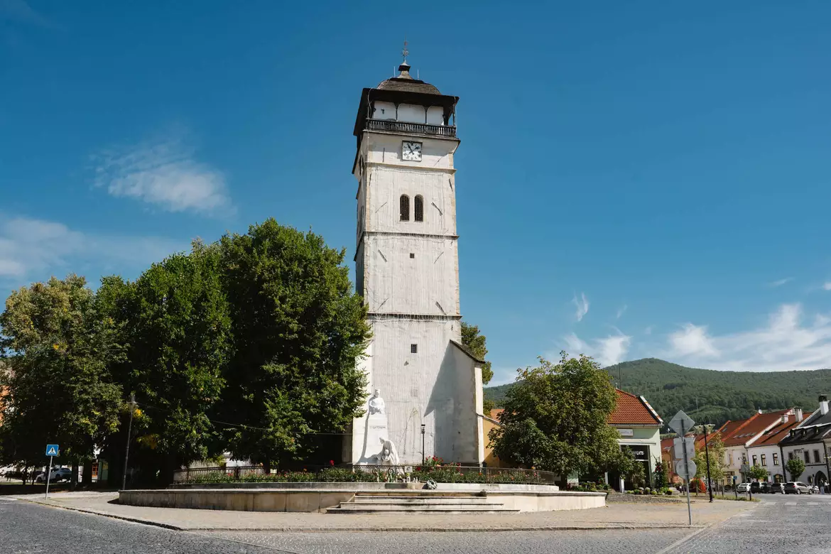 Rozsnyó, Andrássy Franciska, Franciska-szobor, tisztítás