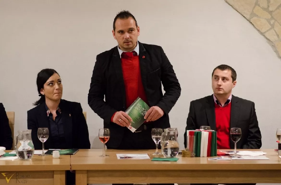 201601181647290.01_a_Samu_2..jpg 201601181647290.01_a_Samu_2..jpg